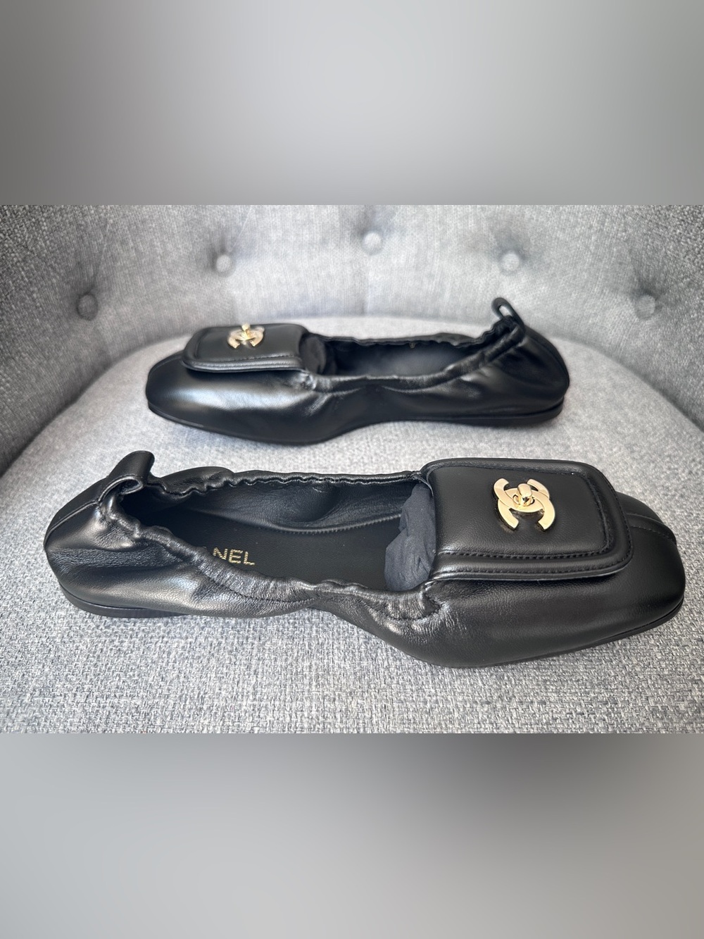 CHANEL BLAZY BLACK SQUARE TOE LEATHER CRUNCHY FLATS GOLD TURN LOCK CC LOGO 38C - Picture 11 of 14